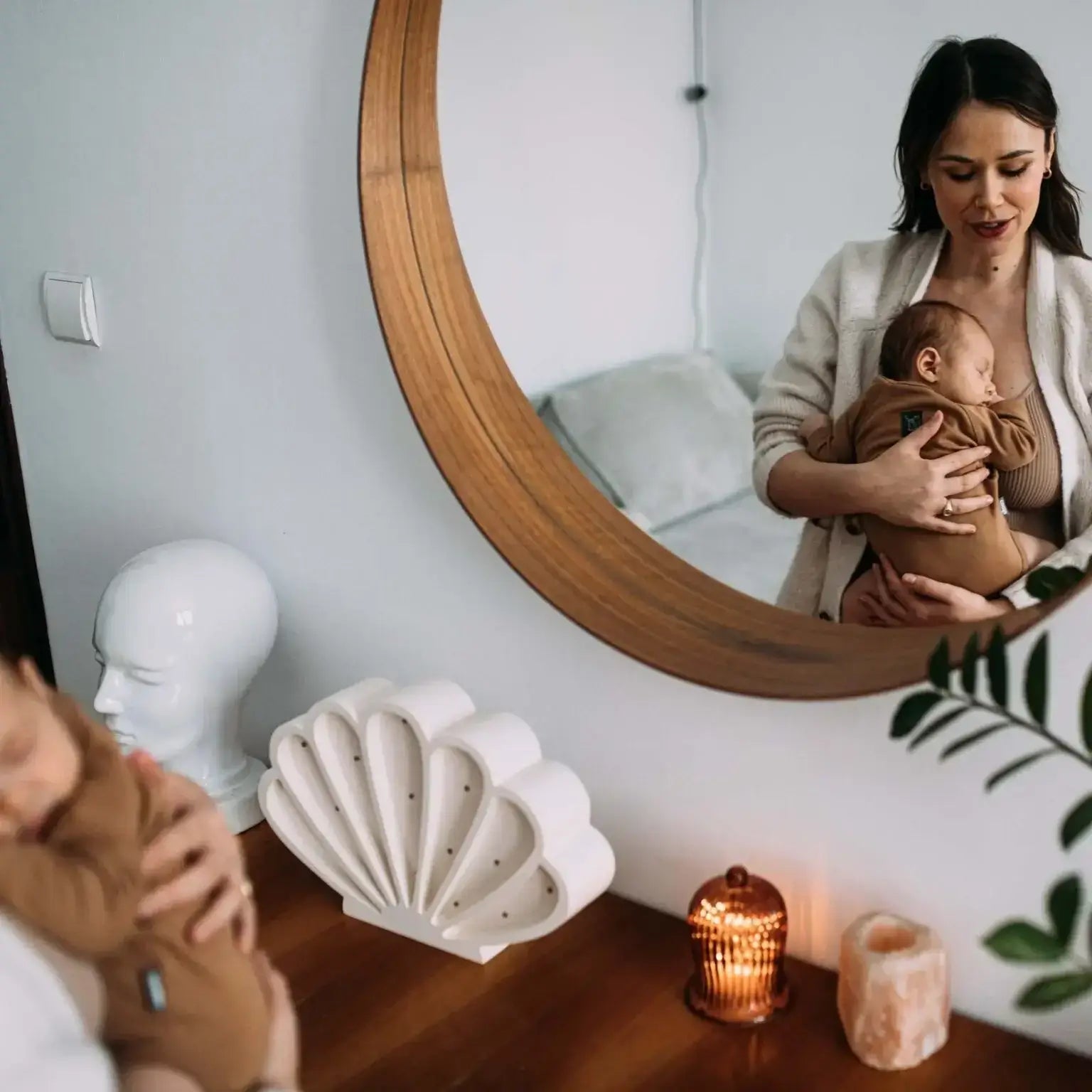 Wooden Seashell Lamp - white